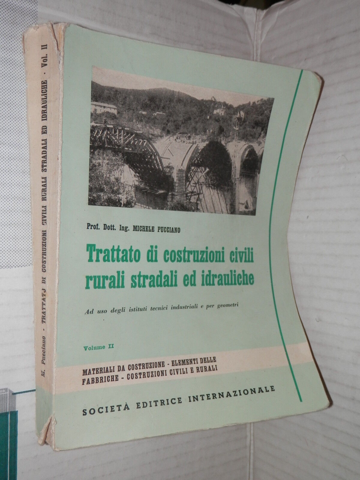 25254618