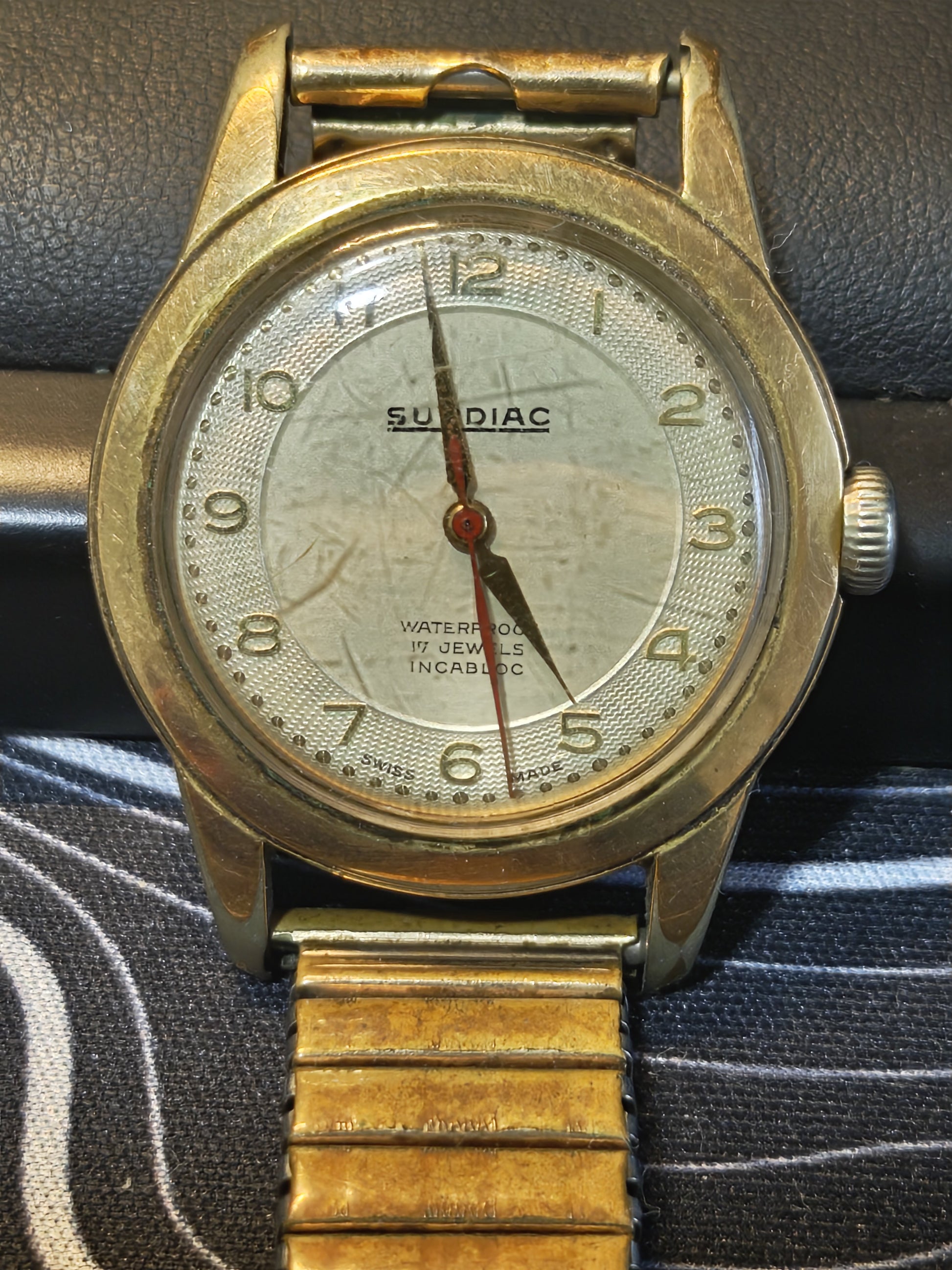 37367528